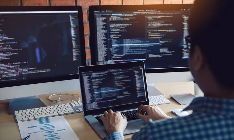 数据科学选型:R与Python如何赋能开县网站建设?